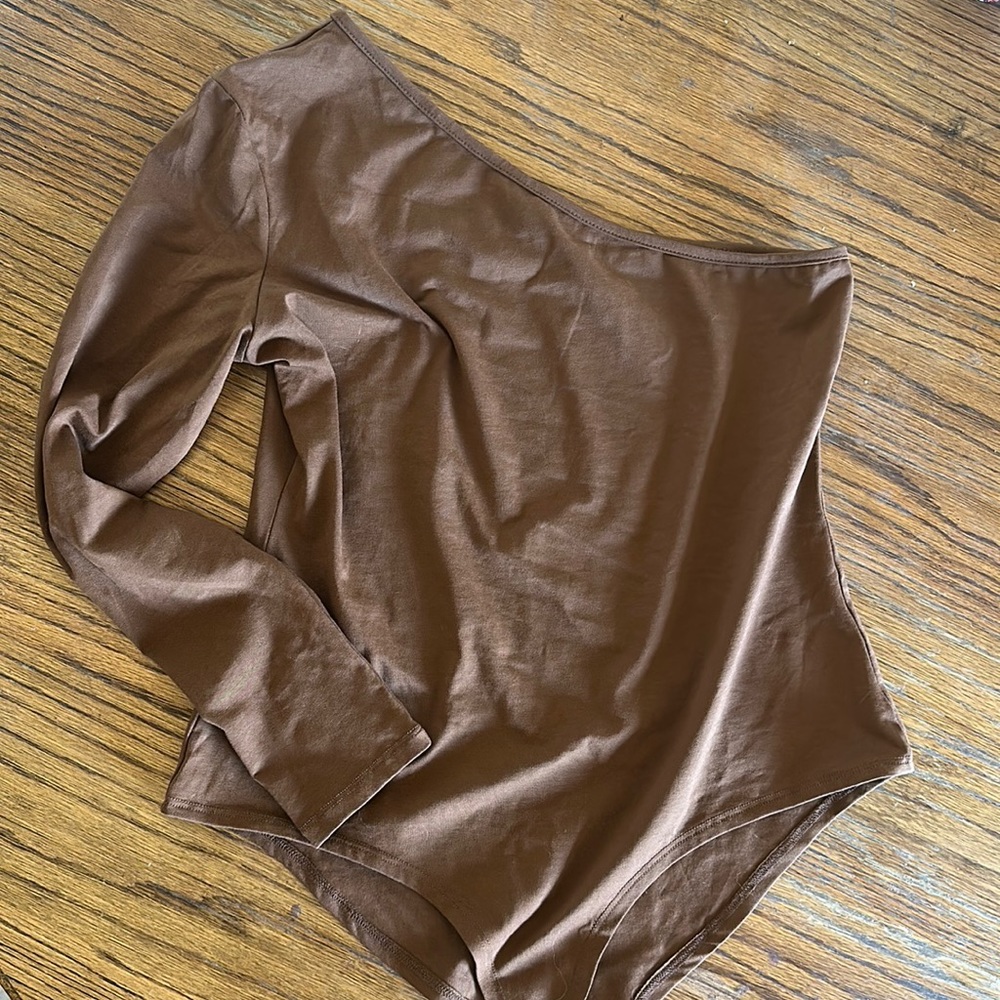 NWT One Shoulder Bodysuit